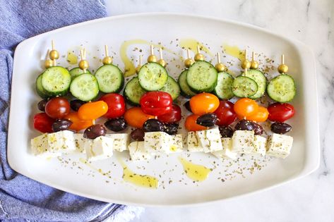 Greek Salad Skewers Greek Salad On A Stick Skewers, Greek Salad Skewers, Greek Skewers, Salad On A Stick, Beet Hummus Recipe, Healthy Food Pictures, Salad Skewers, Toothpick Appetizers, Inflammation Recipes