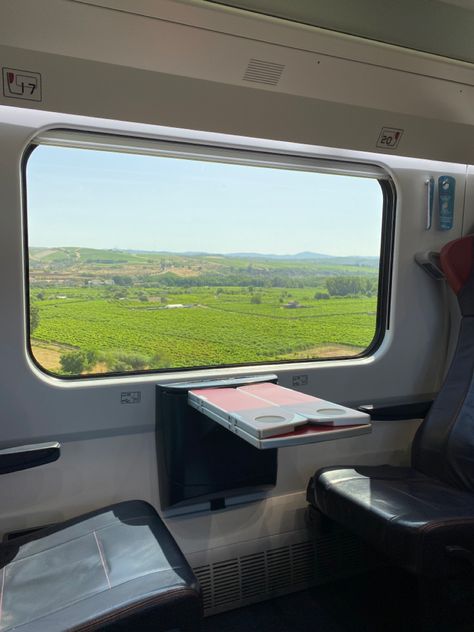 Italian Train Aesthetic, Italy Train Aesthetic, Europe Train Aesthetic, Rome Study Abroad, Study Abroad Rome, Train In Italy, Train Italy, Study Abroad Europe, Venice Aesthetic