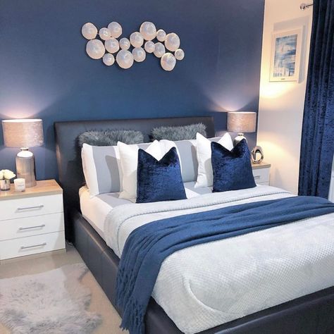 40 Absolutely Gorgeous Bedroom Ideas That Will Blow Your Mind - Engineering Discoveries Blue Bedroom Walls, Blue Bedroom Design, Blue Bedroom Decor, Bedroom Wall Colors, Dekorasi Kamar Tidur, Gorgeous Bedrooms, Bedroom Color Schemes, Blue Rooms, Simple Bedroom