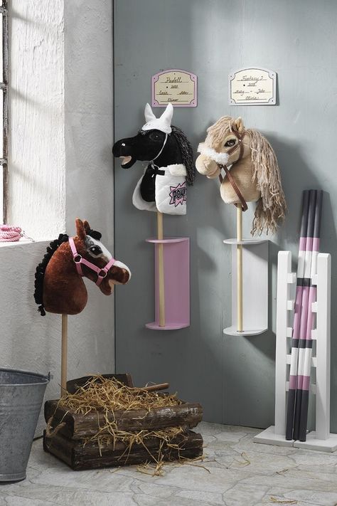 Horse Stable Ideas, Hobby Horse Stable, Diy Hobby Horse, Horse Essentials, Horse Bedroom, Horse Room, Stable Ideas, Girl Horse, Horse Ideas