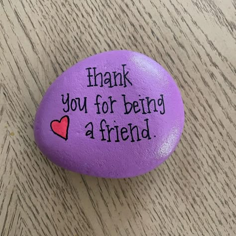 Friends Rock Painting, Friendship Stones, Painted Friendship Rocks, Painted Rocks For Friends, Best Friend Rock Painting Ideas, Friends Painted Rocks, Rock Painting Friendship, Friendship Rocks, Friendship Sayings