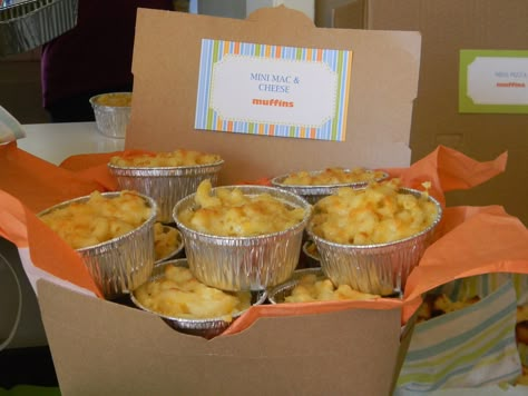 Mini Mac & Cheese - adorable party food idea, all you need are foil baking cups and your chef hat! Mac And Cheese Muffins, Mac And Cheese Cups, Cheese Cups, Man Birthday Party, Spaceships And Laser Beams, Mens Birthday Party, Harvest Party, Mini Mac, Muffin Man