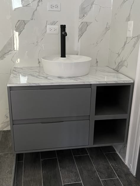 Sink Design Bathroom, Wash Basin Counter, Bathroom Cupboards, Bathroom Sink Design, Small Basin, Beach House Living Room, Bathroom Vanity Designs, House Organisation, Basin Cabinet