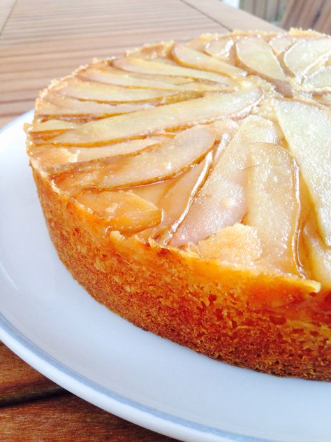 Upside-down French Pear & Almond Cake  – Young Foodie Pear Cake Recipes, Pear Upside Down Cake, Pear Dessert Recipes, Entertaining Desserts, Pear Almond, Pear And Almond Cake, Pear Dessert, Pear Tart, Pear Cake