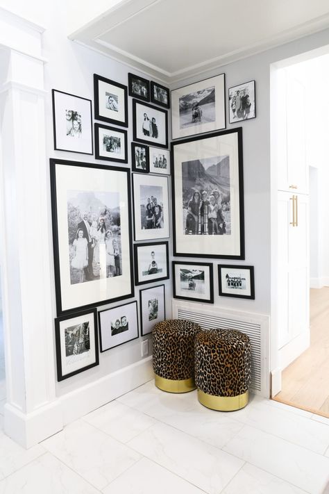 Tips and Trick: Hanging Frames Corner Gallery Wall, Picture Wall Living Room, Gallery Wall Layout, Photo Wall Decor, Photo Wall Gallery, Gallery Wall Inspiration, Hal Decor, Gallery Wall Living Room, Corner Decor