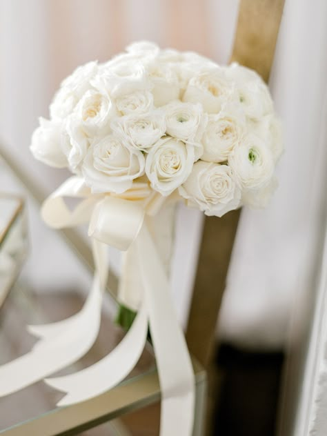 Ivory Rose Bouquet, White Rose Bridal Bouquet, Classic Bouquet, Ivory Bridal Bouquet, Classic Wedding Bouquet, White Rose Wedding Bouquet, Small Wedding Bouquets, Simple Wedding Bouquets, Opulent Wedding