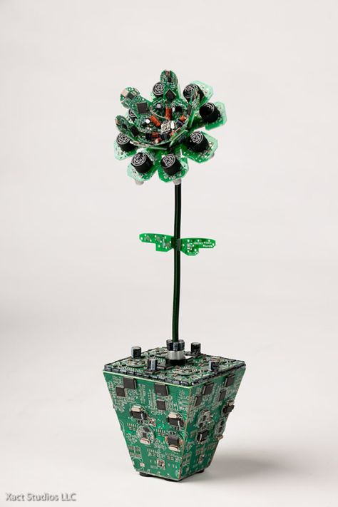 Artist Steven Rodrig took PCB recycling to another level, when he created a series of sculptures made entirely from circuit boards and other electronic parts. Industrial Artwork, Computer Recycling, Waste Art, Computer Parts And Components, E Waste Recycling, Industrial Wall Art, Electronic Waste, Latest Sunglasses, Computer Parts