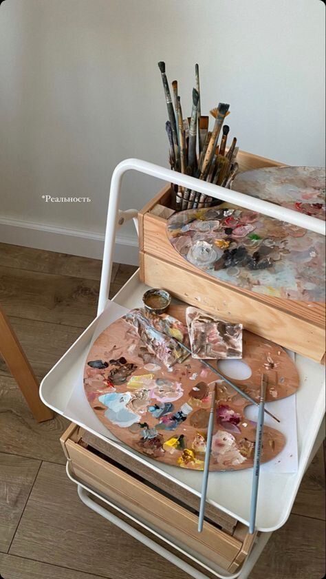 Sophie Mitchell, Art Shed, Art Studio Room, Sweet Temptation, Art Hobbies, Art Corner, Artist Aesthetic, Studio Room, Arte Inspo