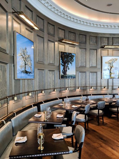 Lunch at Roux at Landau - Review of the Langham restaurant in London - Les Berlinettes Resturant Interior, London Lunch, Restaurant Design Inspiration, Restaurant In London, Banquet Seating, Restaurant Seating, Bar Interior Design, Luxurious Hotel, Most Luxurious Hotels