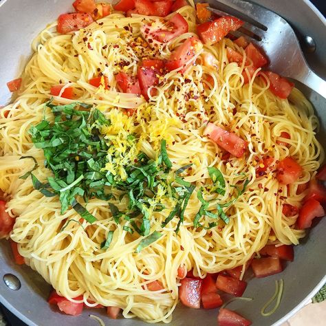 Capellini Pomodoro Recipe, Lemon Capellini, Capellini Pomodoro, Capellini Pasta, Gordon Ramsey Recipes, Pasta Pomodoro, Healthy Pasta Dishes, Whole Foods Vegan, Refreshing Food