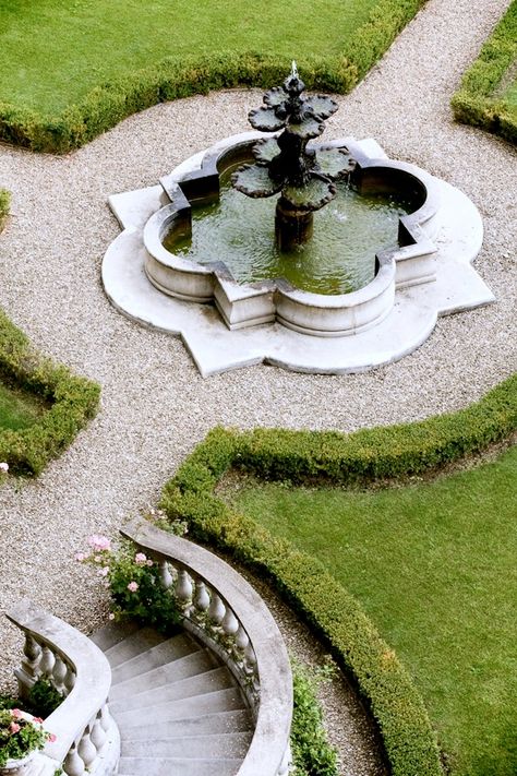 Fountains #gardendesign Water Fountain Design, Fountain Design, Formal Garden, Formal Gardens, Focal Points, Salou, Garden Fountains, Spring Green, Water Fountain