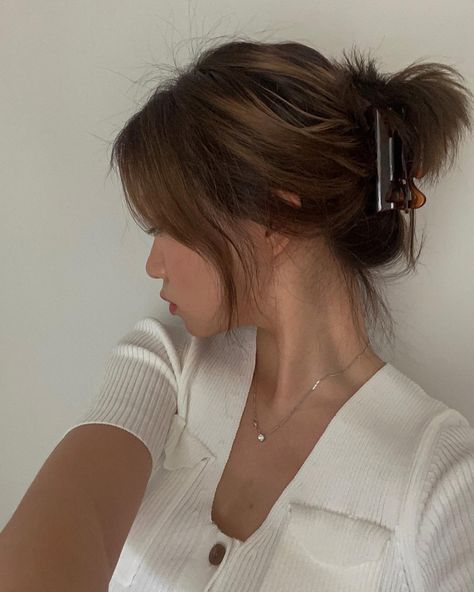 Brown Hair Inspo, Hairstyles For Layered Hair, Clip Hairstyles, Haircuts Straight Hair, Hair Inspo Color, Curtain Bangs, Dream Hair, Stylish Hair, Aesthetic Hair