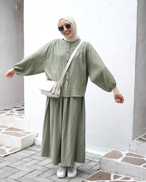 Muslimah Outfit, Hijab Look, Mode Turban, Modest Fashion Hijab, Muslim Outfits Casual, Muslim Fashion Hijab Outfits, Hijab Style Casual, Hijabi Fashion Casual, Mode Abaya