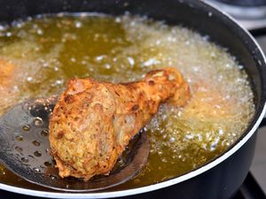 Sous Vide Chicken Drumstick Recipes, Sous Vide Chicken Drumsticks, Sous Vide Fried Chicken, Chicken Thighs And Drumsticks, Fried Chicken Drumsticks, Kfc Chicken Recipe, Sous Vide Chicken, Fried Chicken Legs, Kfc Chicken