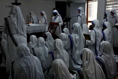 Missionaries of Charity Consecrated Life, Catholic Orders, Missionaries Of Charity, Saint Teresa Of Calcutta, Catholic Answers, Holy Holy, Sister Missionaries, Saint Teresa, Bride Of Christ