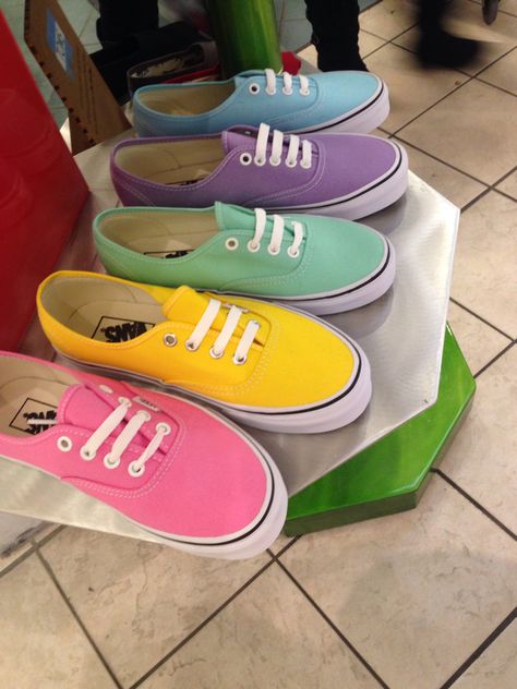 Pastel Vans, H.e.r Style, Vans Shoes Women, Sneaker Heads, Skater Shoes, Shoe Inspo, Lazy Days, Vans Authentic, Flat Sneakers