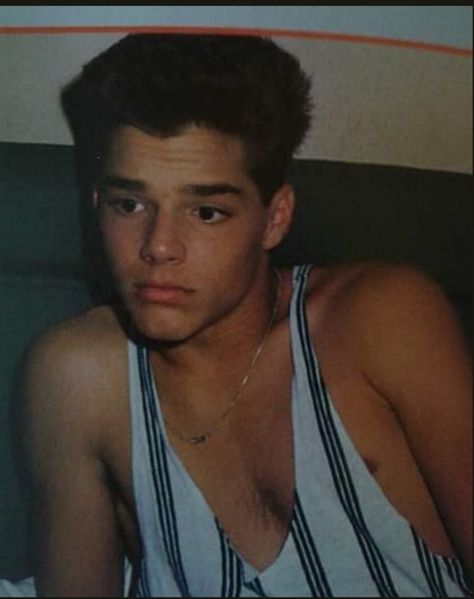 Young Ricky Martin 💕 Ricky Martin 90s, Bf Core, Spencer List, Menudo Banda, 90s Actors, Flaming Hot, Young Celebrities, Ricky Martin, Books For Boys