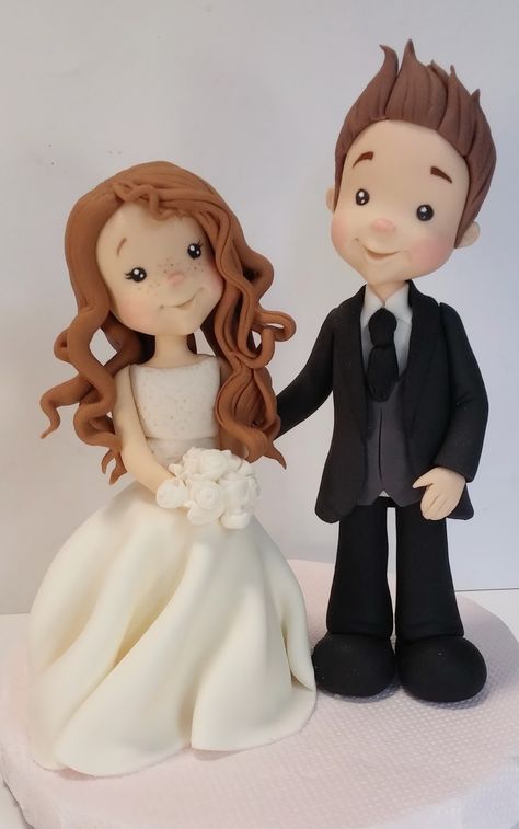 Torte Fondant, Cake Figures, Bride And Groom Cake, Bride And Groom Cake Toppers, Marie Cat, Groom Cake, Funko Pop Toys, Handmade Cake, Pop Toys