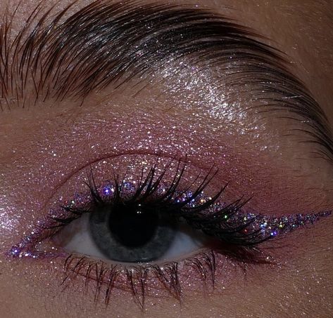 👜 on Twitter: "glitter looks by lou sims… " Pink Glitter Makeup, Disco Makeup, Glitter Looks, Euphoria Party, Eye Makeup Images, Sparkly Makeup, Euphoria Makeup, Eye Makeup Pictures, Simple Eye Makeup