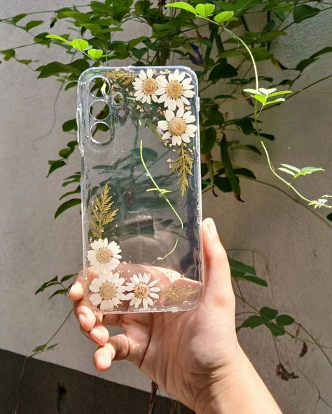 Resin phone case.🤍 Customise as per your requirements. Dm to order! Follow: @artisticmehroz Model: samsung a15 5g @samsungindia (Flora, floralcover, resin phone cover, phonecover,) #artisticmehroz #phonecase #phoneaccessories #samsung #resinphonecase #ResinArt #smallbusiness #a15 #trending #fyp Resin Phone Cover, Diy Resin Gifts, Resin Phone Case, Resin Gifts, Phone Case Samsung, Diy Resin Art, Samsung Phone Cases, Diy Resin, Case Samsung