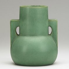 teco Teco Pottery, Vase Deco, Deco Vase, Keramik Design, Green Vase, Terracotta Tiles, Ceramics Pottery Art, Arte Inspo, Ceramics Ideas Pottery