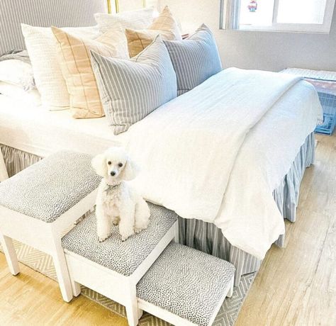 Stairs For Dogs To Get On Bed, Diy Pet Ramp For Bed, Diy Dog Stairs To Bed, Dog Stairs For Bed Diy, Dog Steps For Bed Diy, Diy Pet Steps, Diy Dog Steps For Bed, Dog Bed Steps, Diy Dog Ramp For Bed