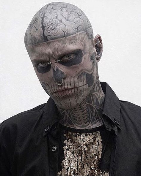 Christmas Tree Tattoo, Dope Female Tattoos, Bald People, Rick Genest, Figure Face, Horrible Tattoos, Barbed Wire Tattoos, Master Tattoo, Zombie Boy