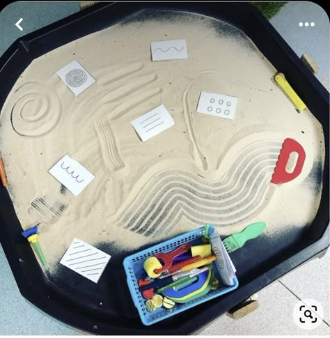 Tuff Tray Writing Ideas, Messy Play Eyfs Activities, Mark Making Tuff Tray Ideas, Tough Tray Ideas Preschool, Tuff Tray Kindergarten, Sand Tray Ideas, Sand Tray Ideas Eyfs, Mark Making Activities, Tuff Table