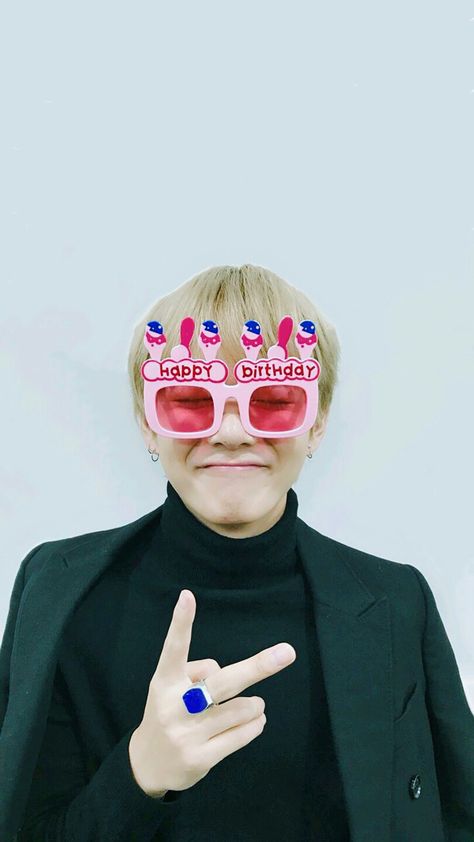 V Birthday, Happy Birthday V, Bts V Birthday, Bts V Gif, V Kim Taehyung, Jimin Pictures, Happy Birthday Wallpaper, Black Pink Background, Bts Birthdays