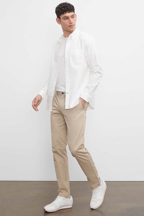 White Oxford Shirt Outfit, White Polo Shirt Outfit Men, White Polo Outfit, White Polo Shirt Outfit, Oxford Shirt Outfit, Khaki Pants Outfit Men, Cream Pants Outfit, Chinos Men Outfit, Polo Shirt Outfit Men