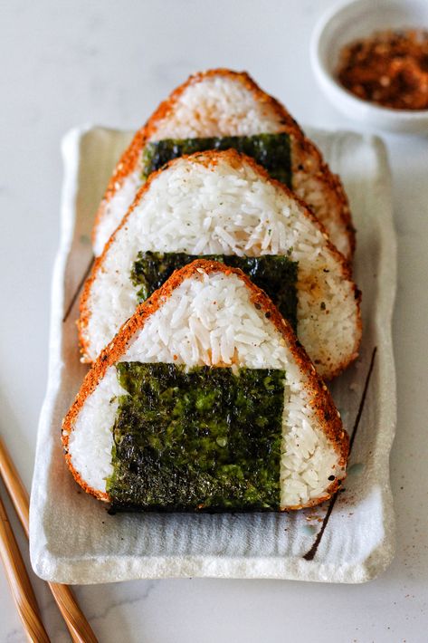 Tofu Tuna, Vegan Onigiri, Onigiri Filling, Tofu Fish, Japanese Onigiri, Onigiri Recipe, Kewpie Mayo, Vegan Japanese, Tuna Mayo