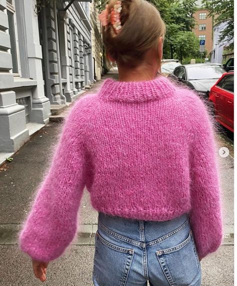 Diy Cardigan, Jumper Outfit, Effortless Outfit, Mohair Cardigan, Pink Knit, How To Purl Knit, Mohair Sweater, Street Style Chic, Cozy Fashion