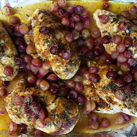 Baked Chicken Breasts with Roasted Grapes Chicken And Grapes, Roasted Grapes, Baked Chicken Breasts, Grape Recipes, Brown Rice Recipes, Grape Salad, Roasted Chicken Breast, Baked Chicken Breast, Flank Steak