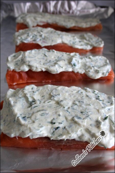 Greek Salmon Recipe, Baking With Yogurt, Perfect Salmon, Yogurt Dill Sauce, Dill Sauce For Salmon, Greek Sauce, Lemon Fish, Oily Fish, Greek Yogurt Sauce