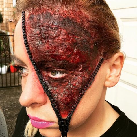 amp-pinterest in action Zip Halloween Makeup, Face Makeup Designs, Zipper Halloween Makeup, Zipper Face Halloween, Zipper Face Makeup, Zip Face, Real Zombies, Zipper Face, Halloween Makeup Diy