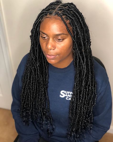 Mimi on Instagram: “Bra strap distressed locs —————————————— #gypsylocs #757hairstylist #protectivestyles #natural #fauxlocs #locsbymimi #odu #nsu #tncc #HU…” Distressed Locs, Braids Twist, Locks Hair, Bra Strap, Faux Locs, Bra Straps, Protective Styles, Ear Tattoo, Box Braids