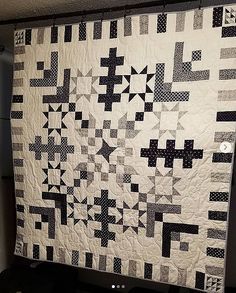 Jelly Roll Snowflake Quilt, Jelly Snowflake Mystery Quilt, Quilt Snowflake, Snowflake Quilt Pattern, Snowflake Quilts, Winter Quilts Patterns, Throw Quilts, Fun Quilts, Snowflake Quilt