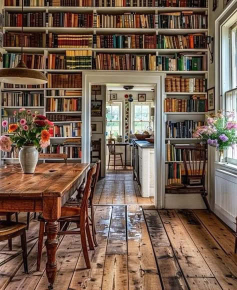 English Cottage Library, Dream Home Library, Lots Of Books, Home Library Rooms, Home Library Design, Home Libraries, Dream House Interior, French Chic, House Goals