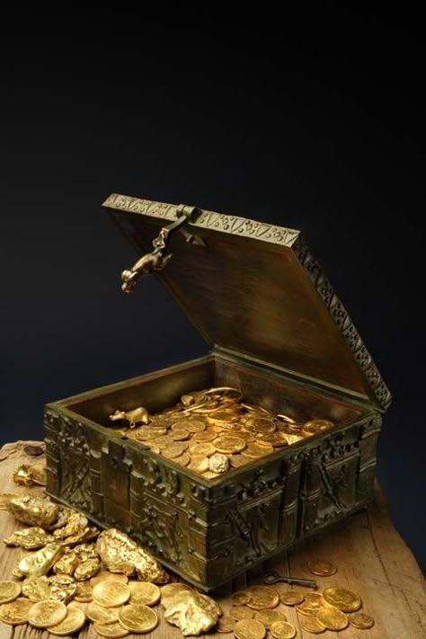 $3 Million Treasure Still Waiting To Be Found | HuffPost Life Pieces Of Eight, Gold Money, Buried Treasure, Black Sails, Pirate Treasure, Pirate Life, Gold Bullion, Gold Nugget, Money Cash