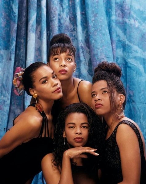 En Vogue 90s Girl Groups, Black Hair History, Hair History, 90s Girl, Bible Women, Vintage Black Glamour, Soul Music, Famous Faces, Girl Bands