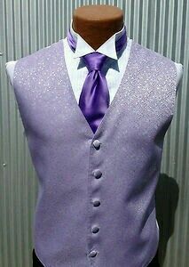 Sparkly Purple Tuxedo Quince, Light Purple Chambelan Outfits, Lavender Chambelanes Outfits, Pastel Purple Quinceanera Dress, Purple Chambelan Outfits, Lilac Chambelanes Outfits, Purple And Silver Quinceanera Ideas, Chambelanes Outfits Quinceanera Purple, Quinceanera Purple Theme