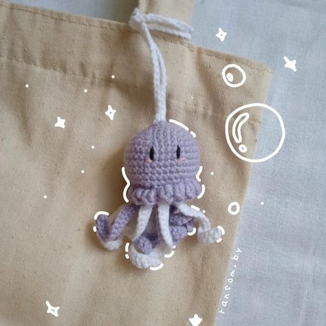 Simple Crochet Keychain, Matching Crochet Keychains, Octopus Crochet, Crochet Doll Tutorial, Crochet Hair Clips, Cute Sewing Projects, Crochet Octopus, Crochet Keychain Pattern, Crochet Bee