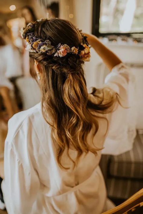 Hairstyles Wedding Bridal Flower Crown Twist Aurora Grey Photography #weddinghair #weddinghairstyle #wedding Woodland Wedding Hair, Wedding Bridesmaid Flowers, Cute Wedding Hairstyles, Wedding Hairstyle Ideas, Grey Photography, Flower Crown Bridesmaid, Wedding Hair Half, Diy Wedding Hair, Flower Crown Hairstyle