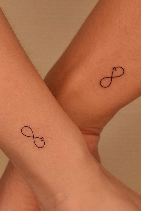 Looking for cute matching couple tattoo ideas?! These STUNNING matching couple tatto ideas are TOO good to pass up. Find a meaninginfgul matching tattoo TODAY and get inspire Small Tattoos Bff Matching, Small Tattoo For Best Friends, Cute Small Girly Tattoos Unique, Small Tattoo Ideas For Best Friends, Tattoo Ideas Female Matching Friends, Matching Tattoos Ideas For Friends, Small Friend Tattoos For Women, Matching Small Tattoos For Best Friends, Matching Bff Tattoos Small Best Friends