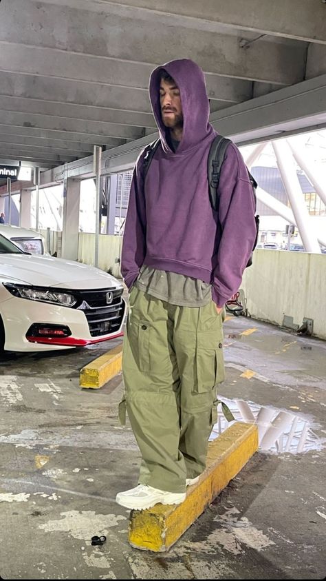 Purple Sweatshirt Outfit Men, Purple Outfit Ideas Men, Purple Outfit Streetwear, Purple Pants Outfit Men, Purple Hoodie Outfit Men, Purple Hoodie Outfit, Purple Outfits Men, Outfit Ideas Hoodie, Hoodie Men Outfit