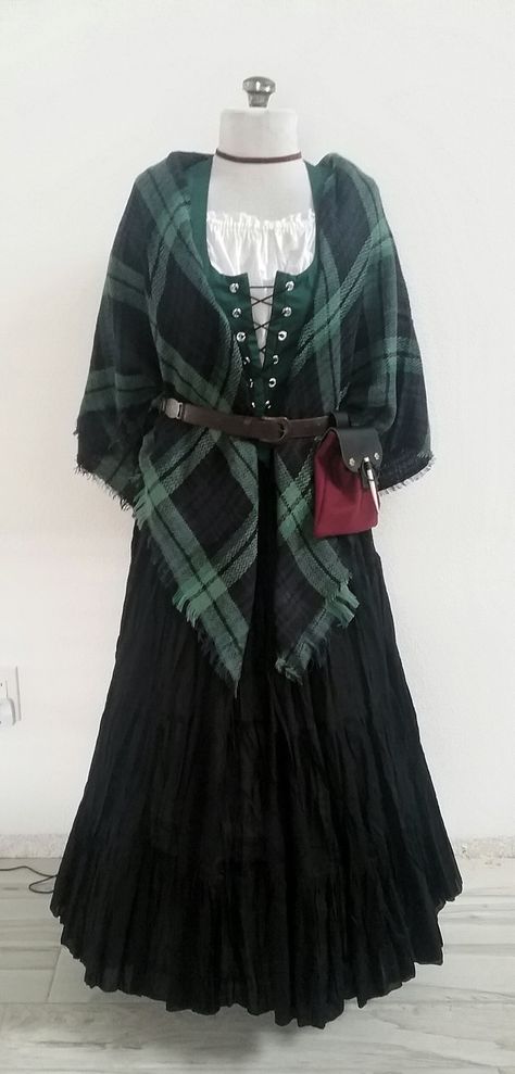 Celtic Dress Tartan Renaissance Dress Medieval Chemise Bodice Skirt Costume Cospaly Halloween Your Choice - Etsy Scottish Costume, Fair Costume, Black Chemise, Fair Outfit, Celtic Dress, Dress Medieval, Scottish Dress, Ren Faire Outfits, Celtic Clothing