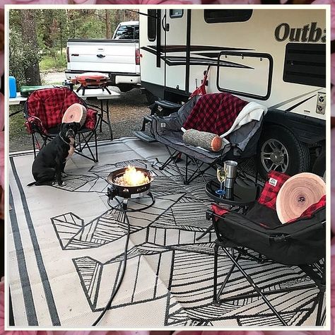 Planning an RV camping adventure? Look no further! Our 7 RV camping outdoor setup tips will ensure the ultimate adventure! From choosing the perfect campsite to setting up your outdoor space, we've got you covered. Get ready to enjoy nature at its finest with our expert advice. Don't miss out on these essential tips for a memorable and stress-free trip! Outdoor Cooking Table, Portable Camp Kitchen, Outdoor Camping Rugs, Campsite Setup, Cozy Setup, Travel Trailer Living, Camping Rug, Rv Campsite, Bear Chair