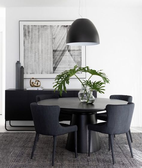 Monochrome Dining Room, Round Dinner Table, Black Round Dining Table, Modern Dining Set, Casa Clean, Round Dining Room, Dining Sets Modern, Decor Home Living Room, Modern Dining Table