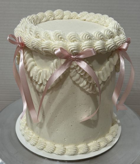 Tall Round Cake, Round Cake, Round Cakes, Birthday Cakes, Birthday Cake, Cake, Birthday