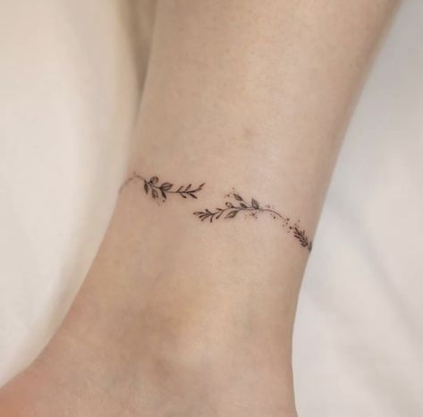 Delicate Wrap Around Wrist Tattoo, Anklet Designs Tattoo, Wrap Tattoo Ankle, Floral Vine Ankle Tattoo, Dainty Anklet Tattoo, Anklet Bracelet Tattoo, Feminine Bracelet Tattoo, Minimalist Bracelet Tattoo, Delicate Arm Band Tattoo